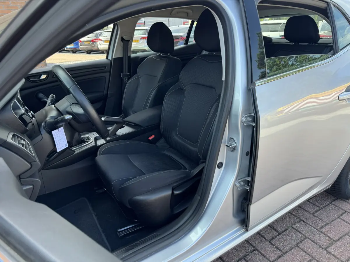 1.5 Blue dCi Limited, Euro 6, Apple Carplay, PDC,