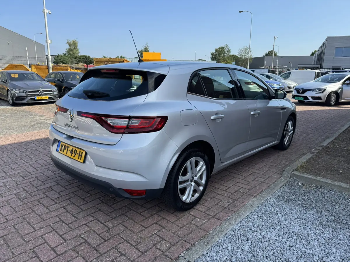 1.5 Blue dCi Limited, Euro 6, Apple Carplay, PDC,