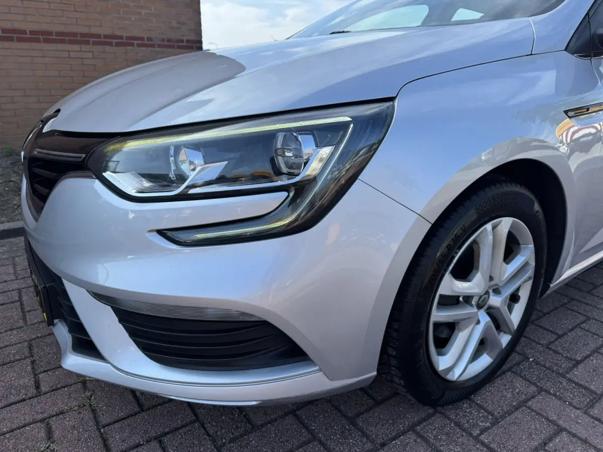 1.5 Blue dCi Limited, Euro 6, Apple Carplay, PDC,