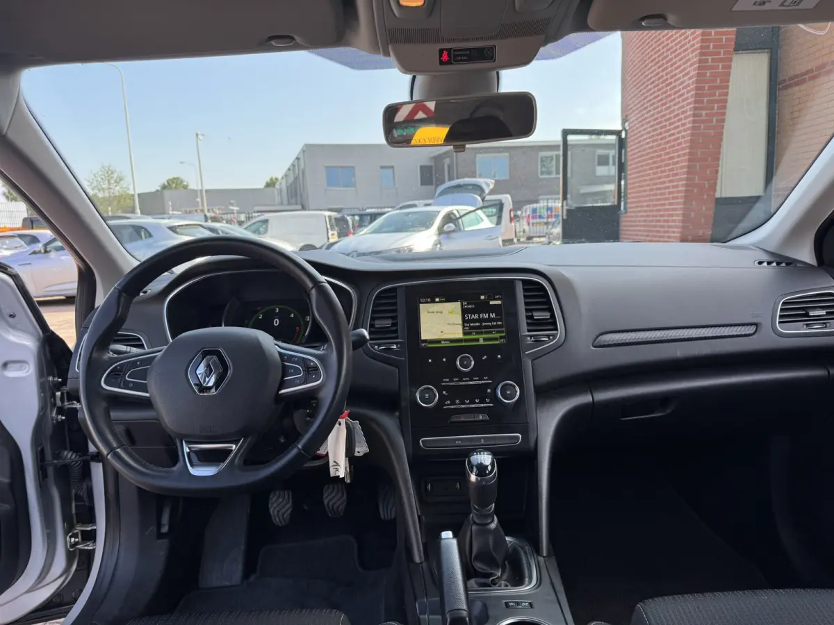 1.5 Blue dCi Limited, Euro 6, Apple Carplay, PDC,