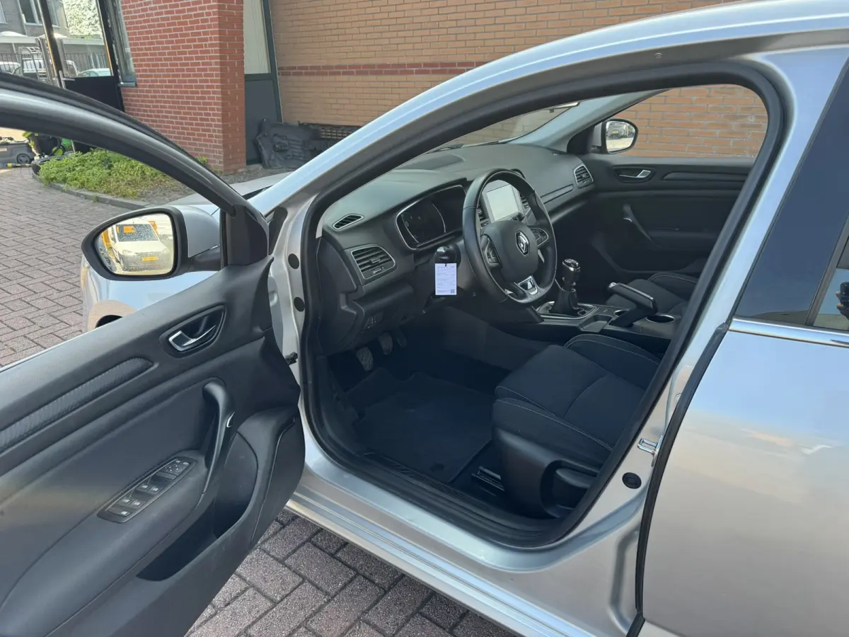 1.5 Blue dCi Limited, Euro 6, Apple Carplay, PDC,