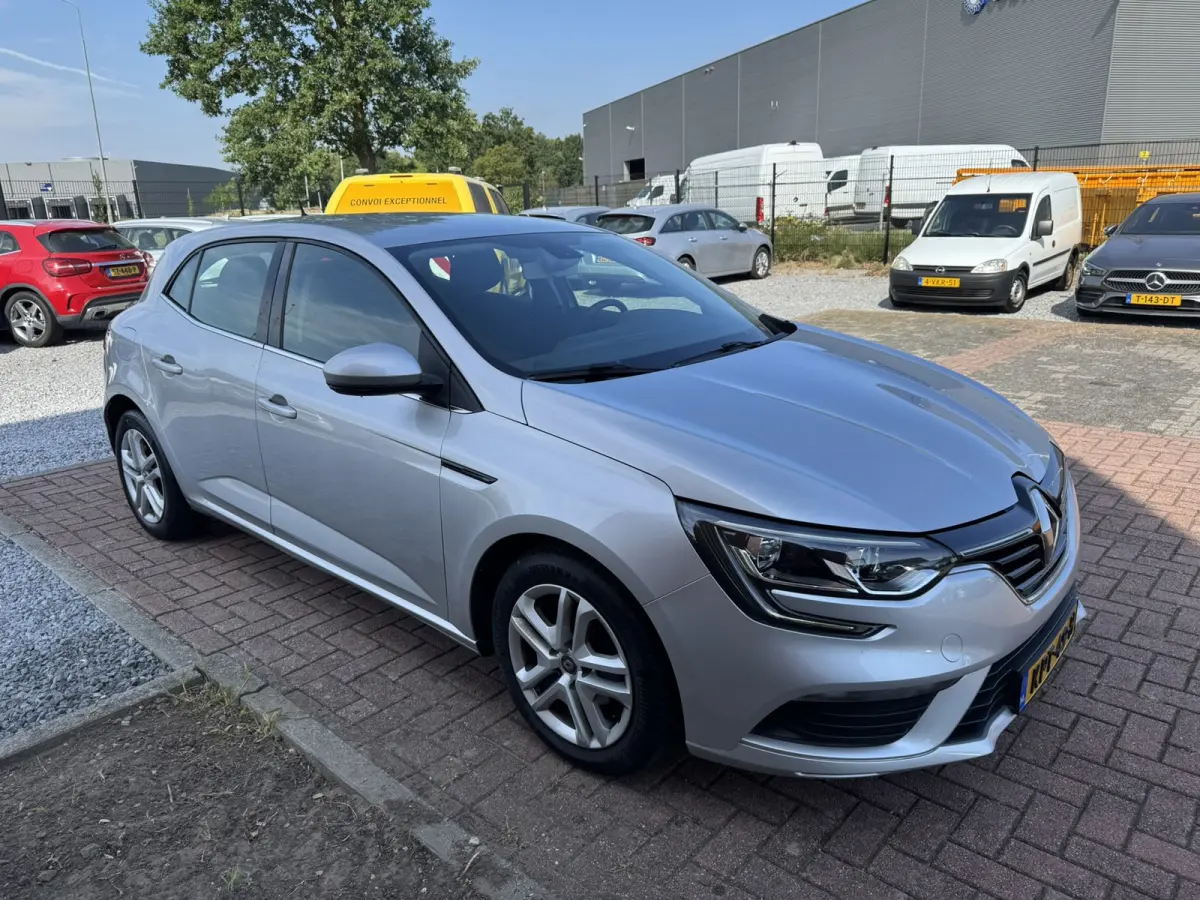1.5 Blue dCi Limited, Euro 6, Apple Carplay, PDC,