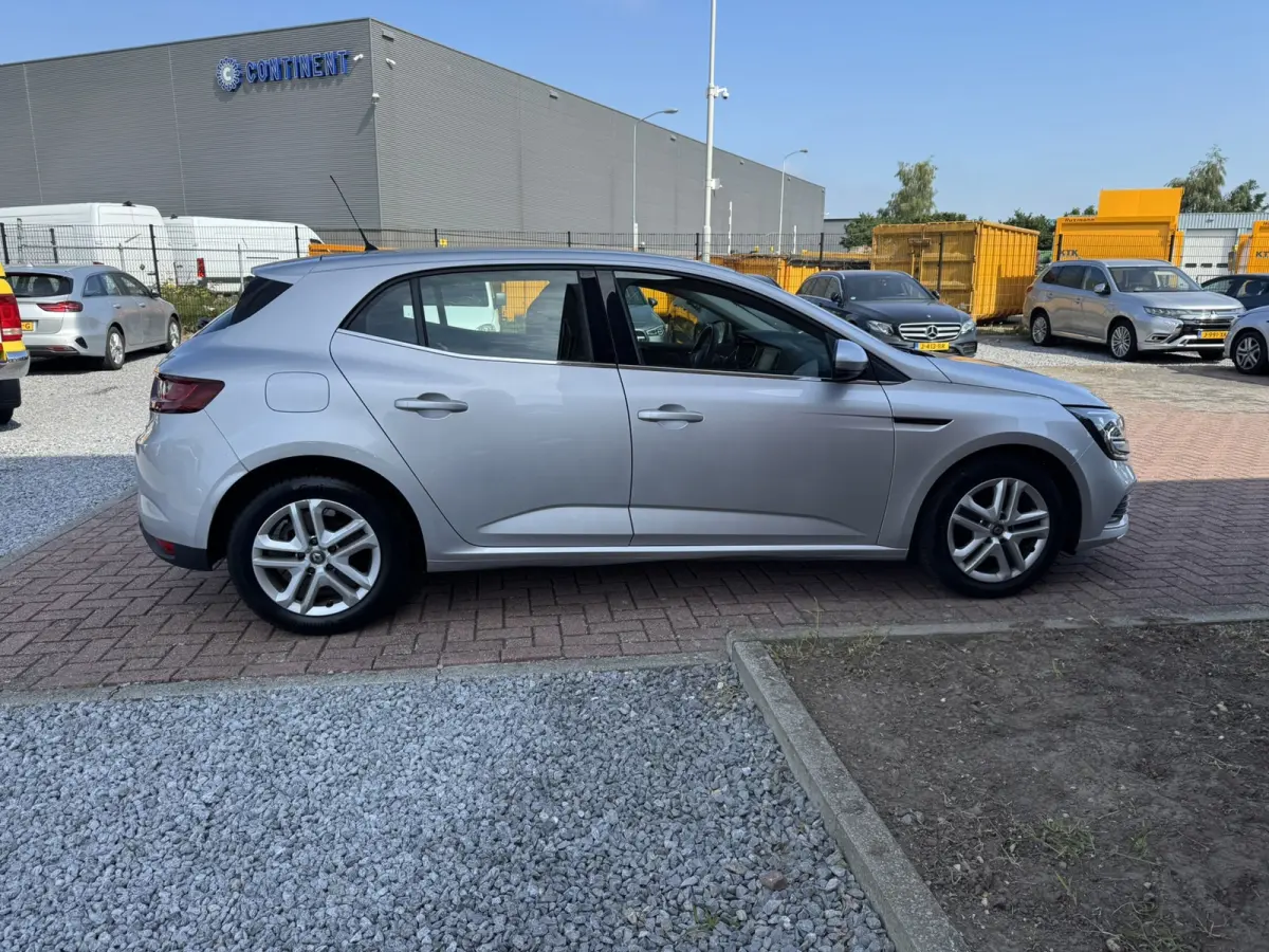 1.5 Blue dCi Limited, Euro 6, Apple Carplay, PDC,