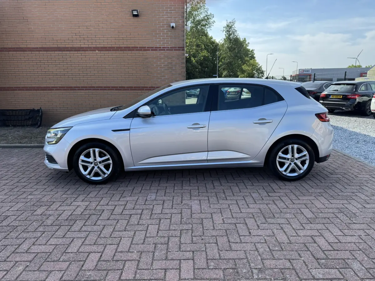 1.5 Blue dCi Limited, Euro 6, Apple Carplay, PDC,