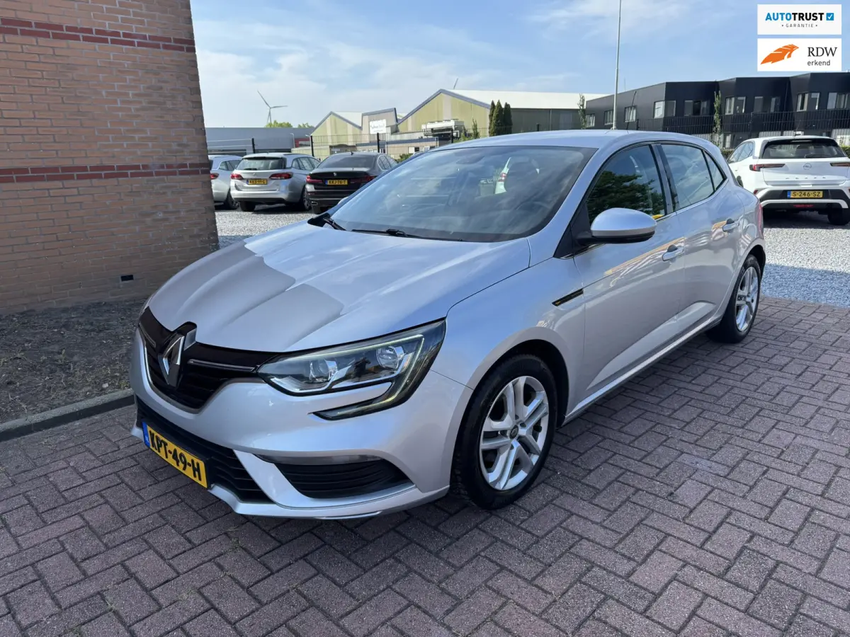 1.5 Blue dCi Limited, Euro 6, Apple Carplay, PDC,