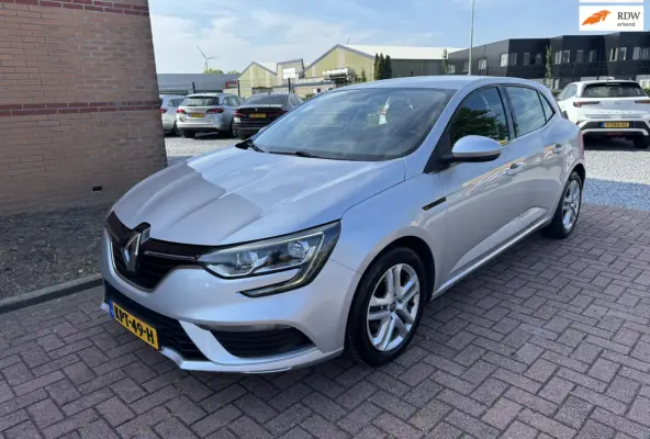 1.5 Blue dCi Limited, Euro 6, Apple Carplay, PDC,
