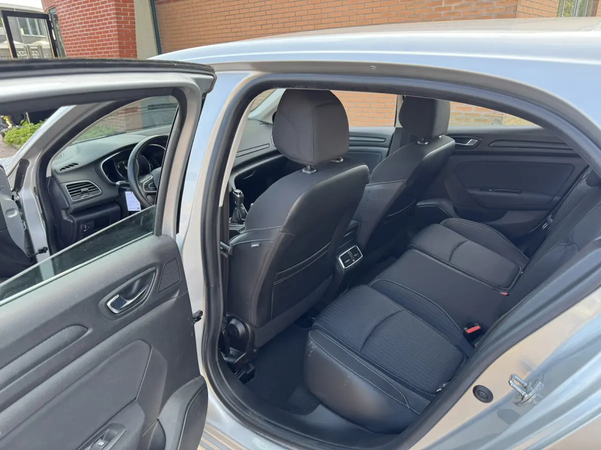 1.5 Blue dCi Limited, Euro 6, Apple Carplay, PDC,