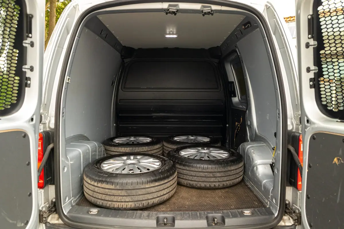 2.0 TDI L1H1 BMT Trendline Airco I Navigatie I 17 Inch I Bluetooth I Android I CarPlay I NL Caddy I NAP