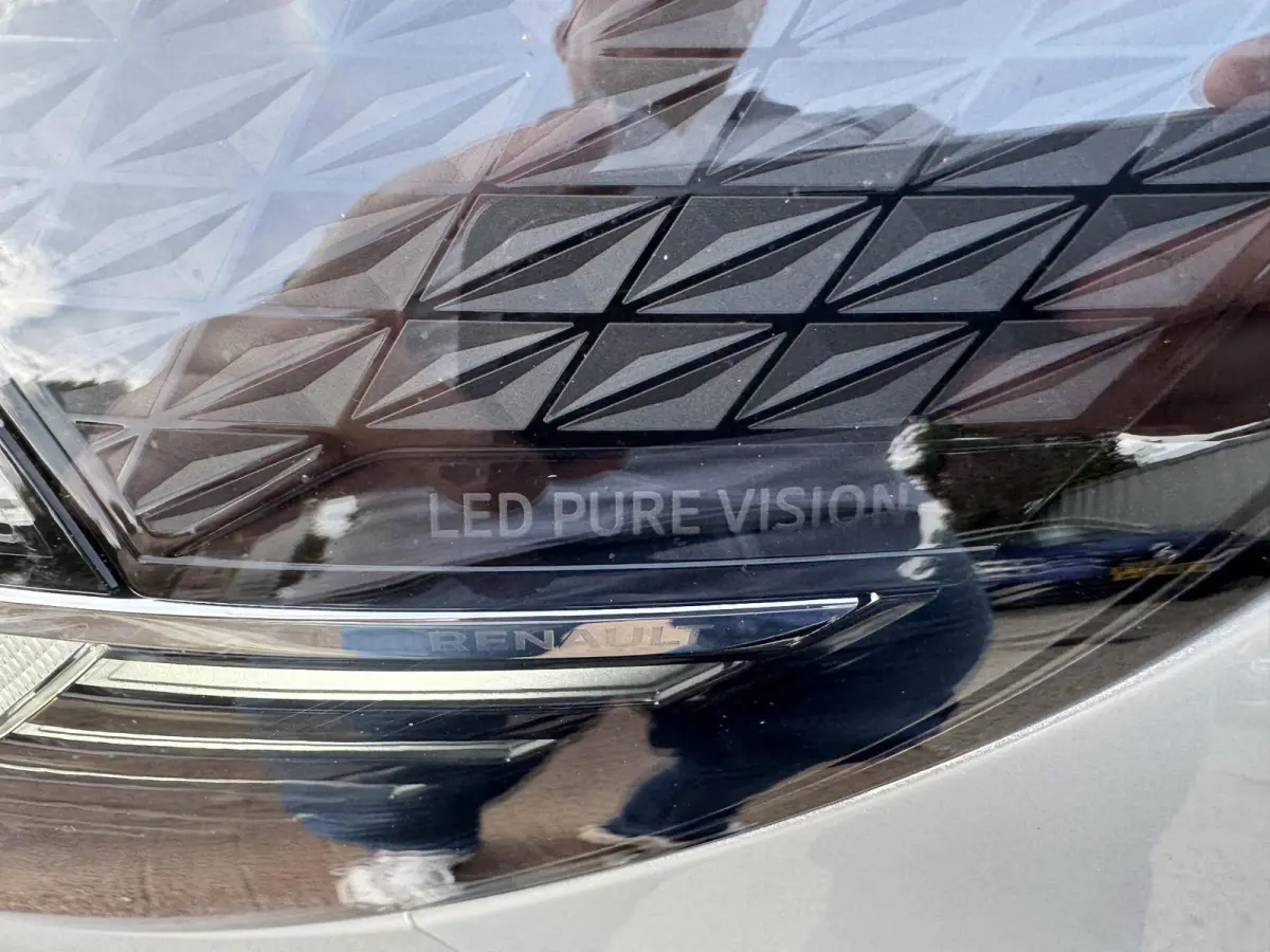 1.6 E-Tech Hybrid 145 Rive Gauche