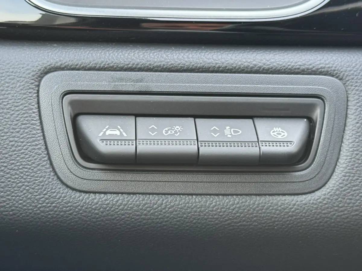 1.6 E-Tech Hybrid 145 Rive Gauche