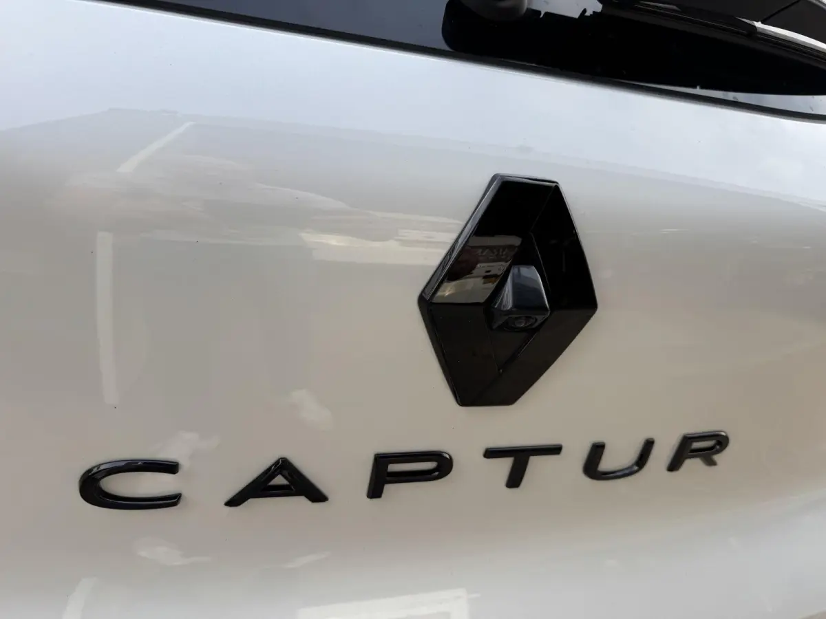 1.6 E-Tech Hybrid 145 Rive Gauche
