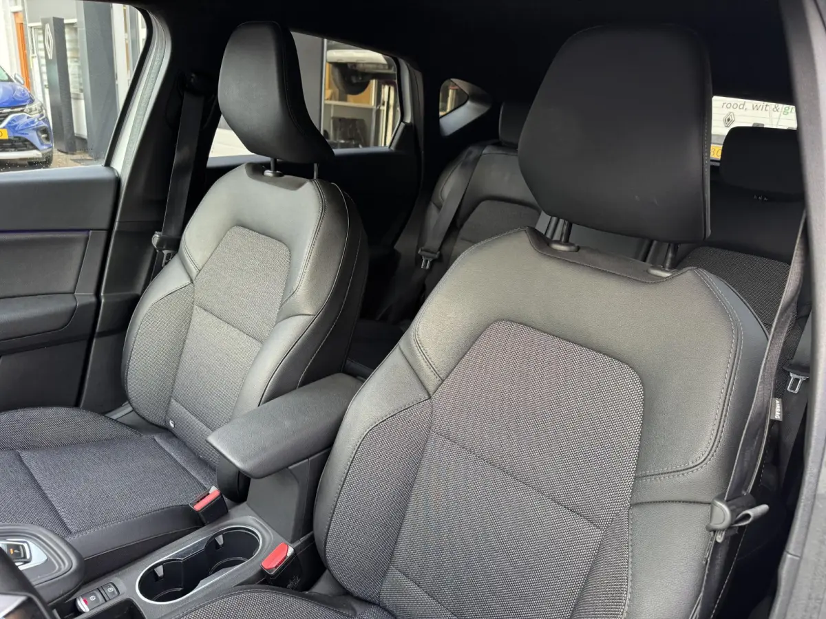 1.6 E-Tech Hybrid 145 Rive Gauche