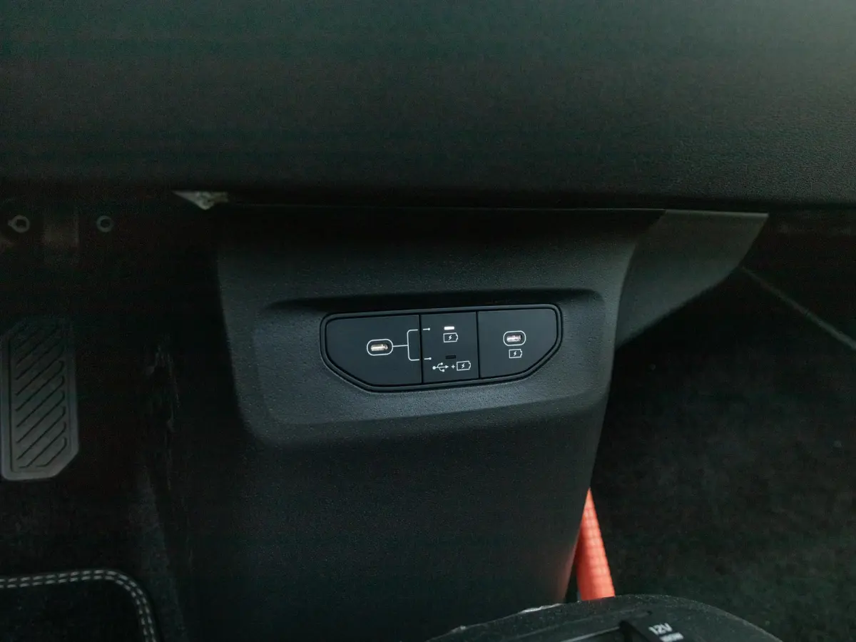 Air 84 kWh l Stoel Stuur verwarming l Camera l Navi l SOH 99,2%