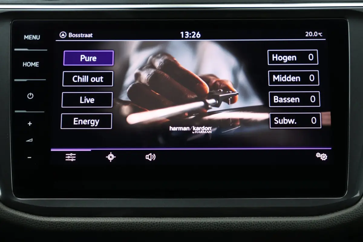 1.5 TSI R-Line 7p | panoramadak | head-up | harmankardon | elek. trekhaak | IQ light | keyless | 1e eig