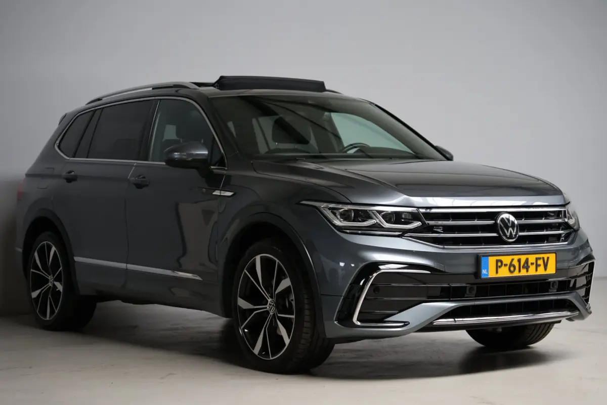1.5 TSI R-Line 7p | panoramadak | head-up | harmankardon | elek. trekhaak | IQ light | keyless | 1e eig