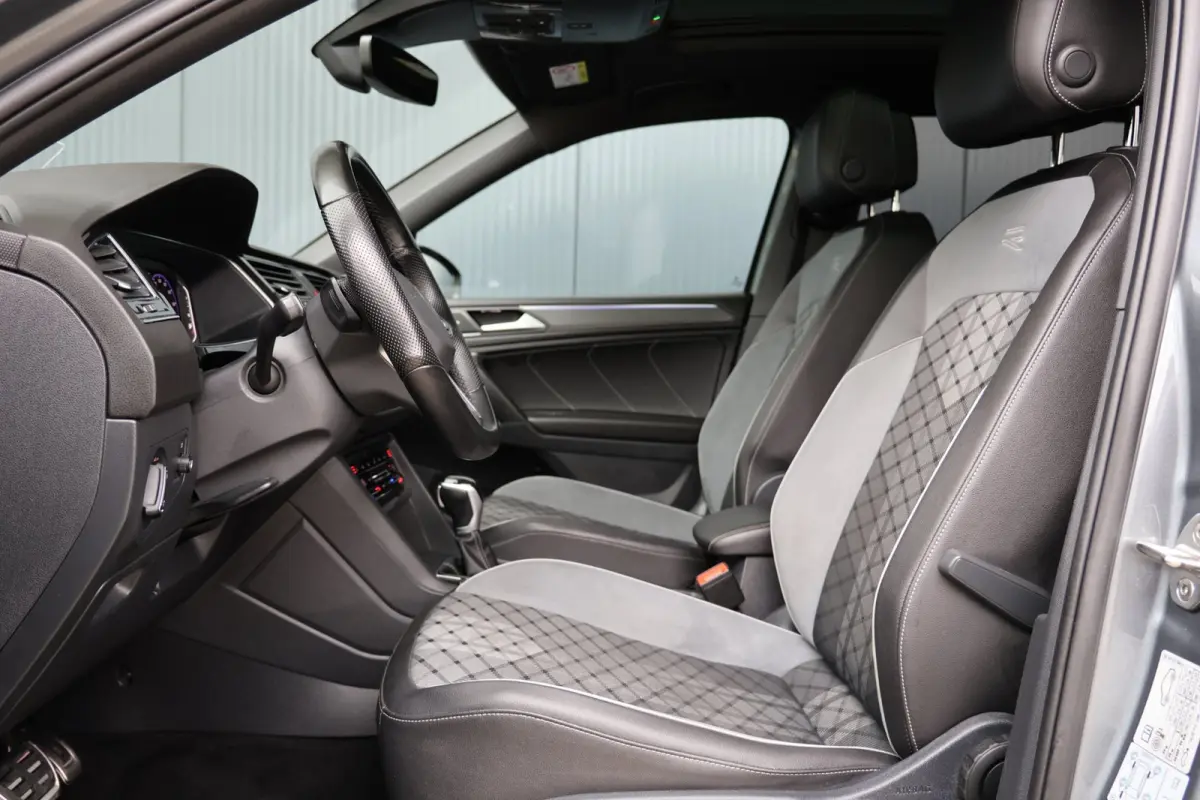 1.5 TSI R-Line 7p | panoramadak | head-up | harmankardon | elek. trekhaak | IQ light | keyless | 1e eig