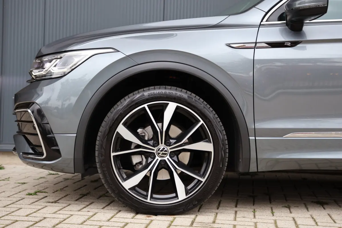 1.5 TSI R-Line 7p | panoramadak | head-up | harmankardon | elek. trekhaak | IQ light | keyless | 1e eig