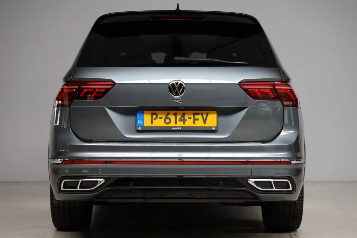 1.5 TSI R-Line 7p | panoramadak | head-up | harmankardon | elek. trekhaak | IQ light | keyless | 1e eig