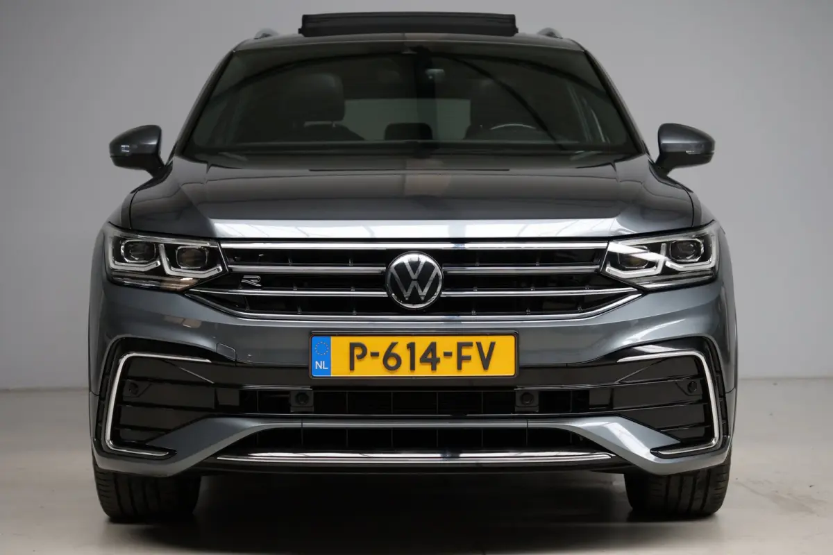 1.5 TSI R-Line 7p | panoramadak | head-up | harmankardon | elek. trekhaak | IQ light | keyless | 1e eig