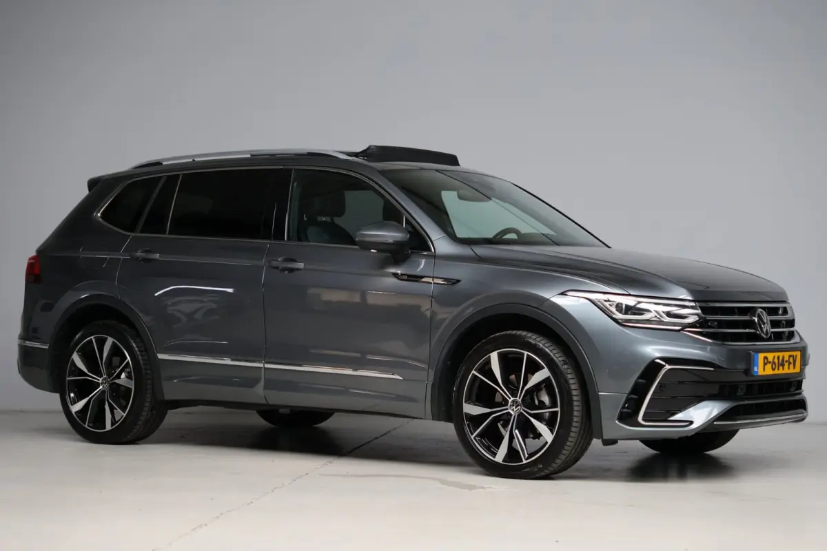 1.5 TSI R-Line 7p | panoramadak | head-up | harmankardon | elek. trekhaak | IQ light | keyless | 1e eig