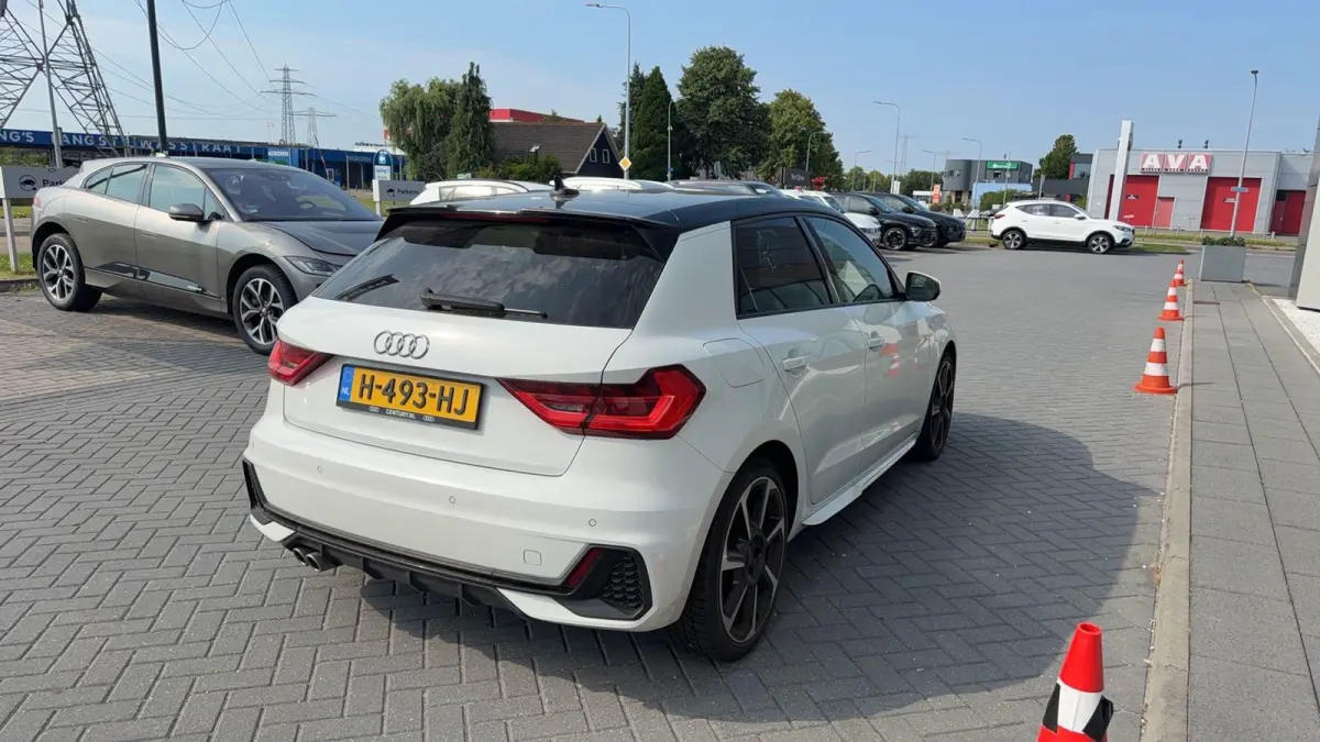 40 TFSI S Line edition one 200 PK |