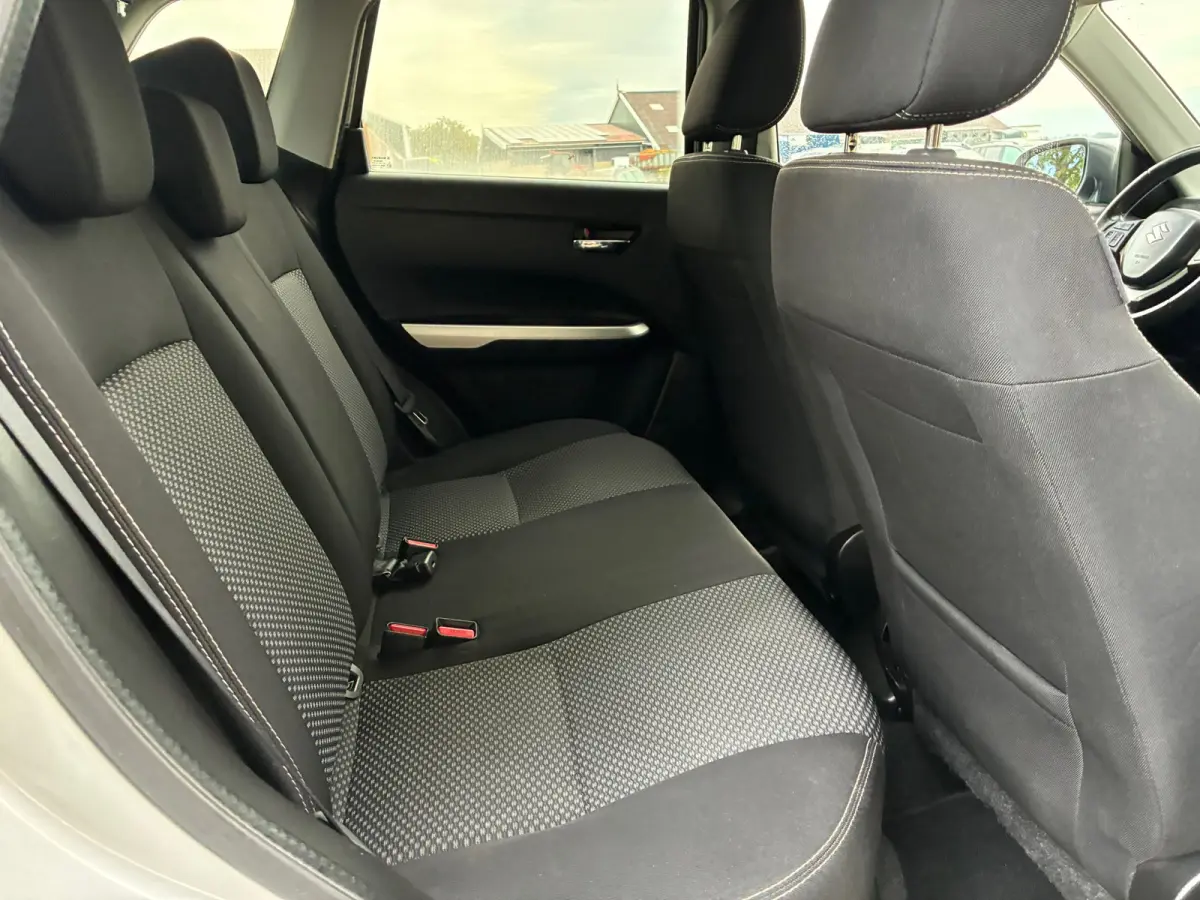 1.6 Exclusive | Carplay + Clima + Cruise nu €9.975,-