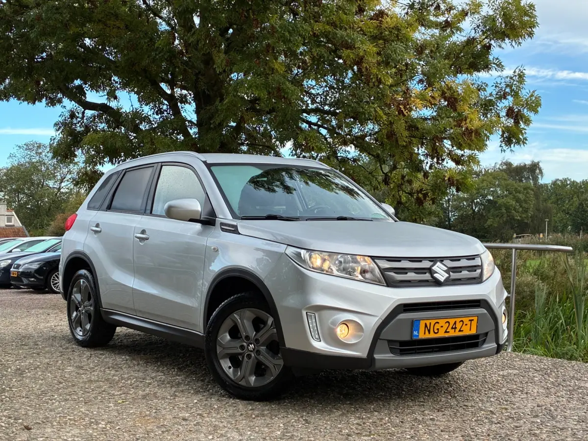 1.6 Exclusive | Carplay + Clima + Cruise nu €9.975,-