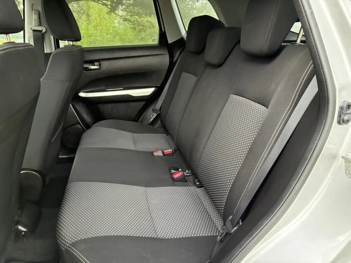 1.6 Exclusive | Carplay + Clima + Cruise nu €9.975,-