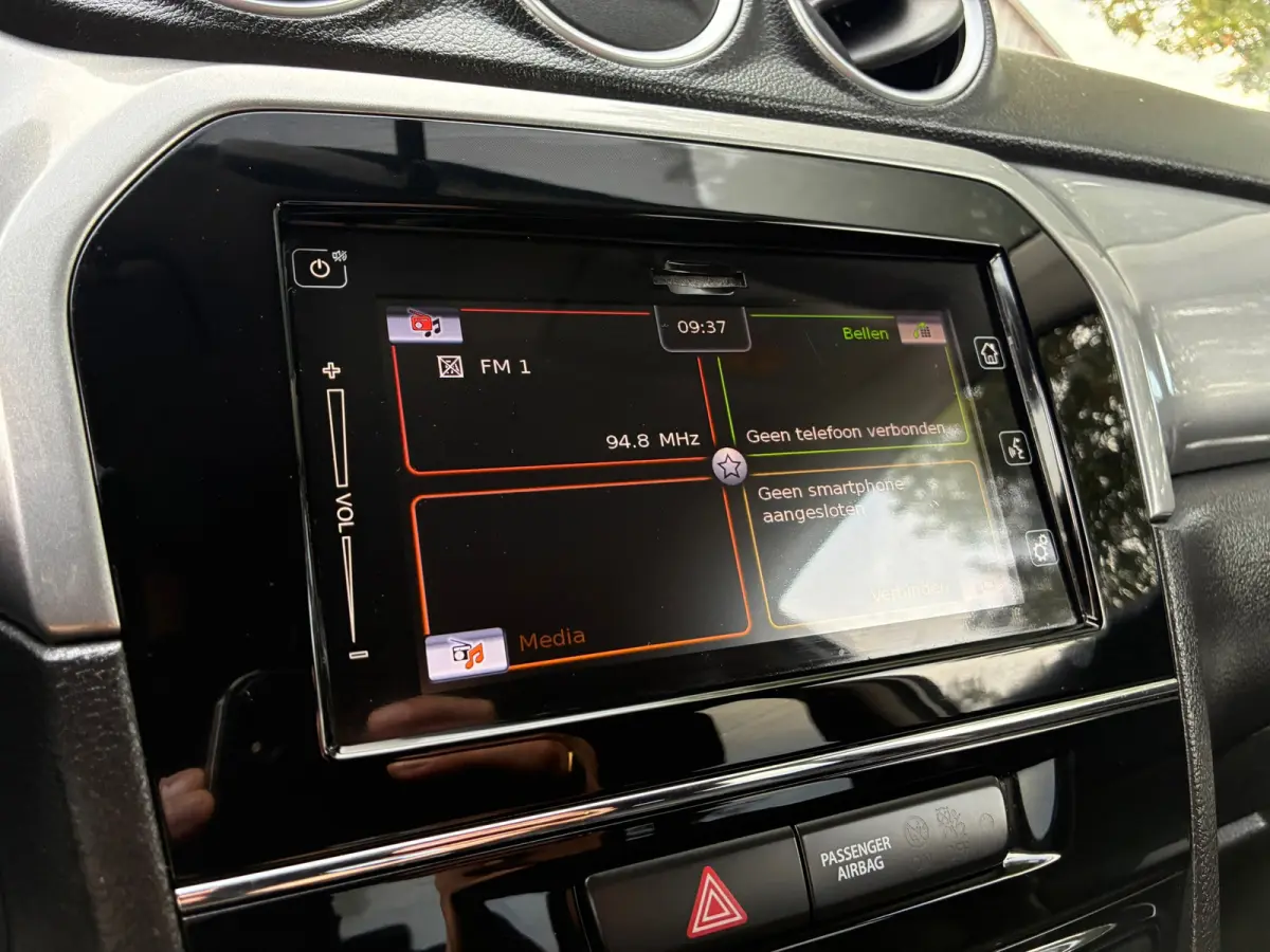1.6 Exclusive | Carplay + Clima + Cruise nu €9.975,-