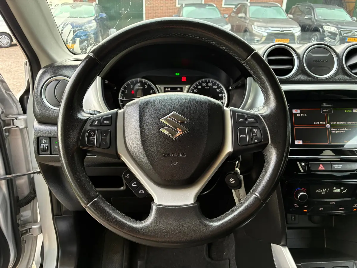 1.6 Exclusive | Carplay + Clima + Cruise nu €9.975,-