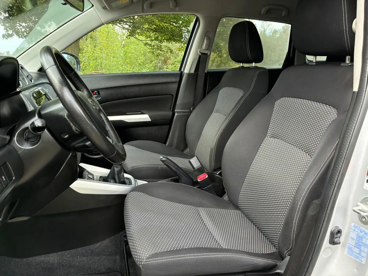 1.6 Exclusive | Carplay + Clima + Cruise nu €9.975,-