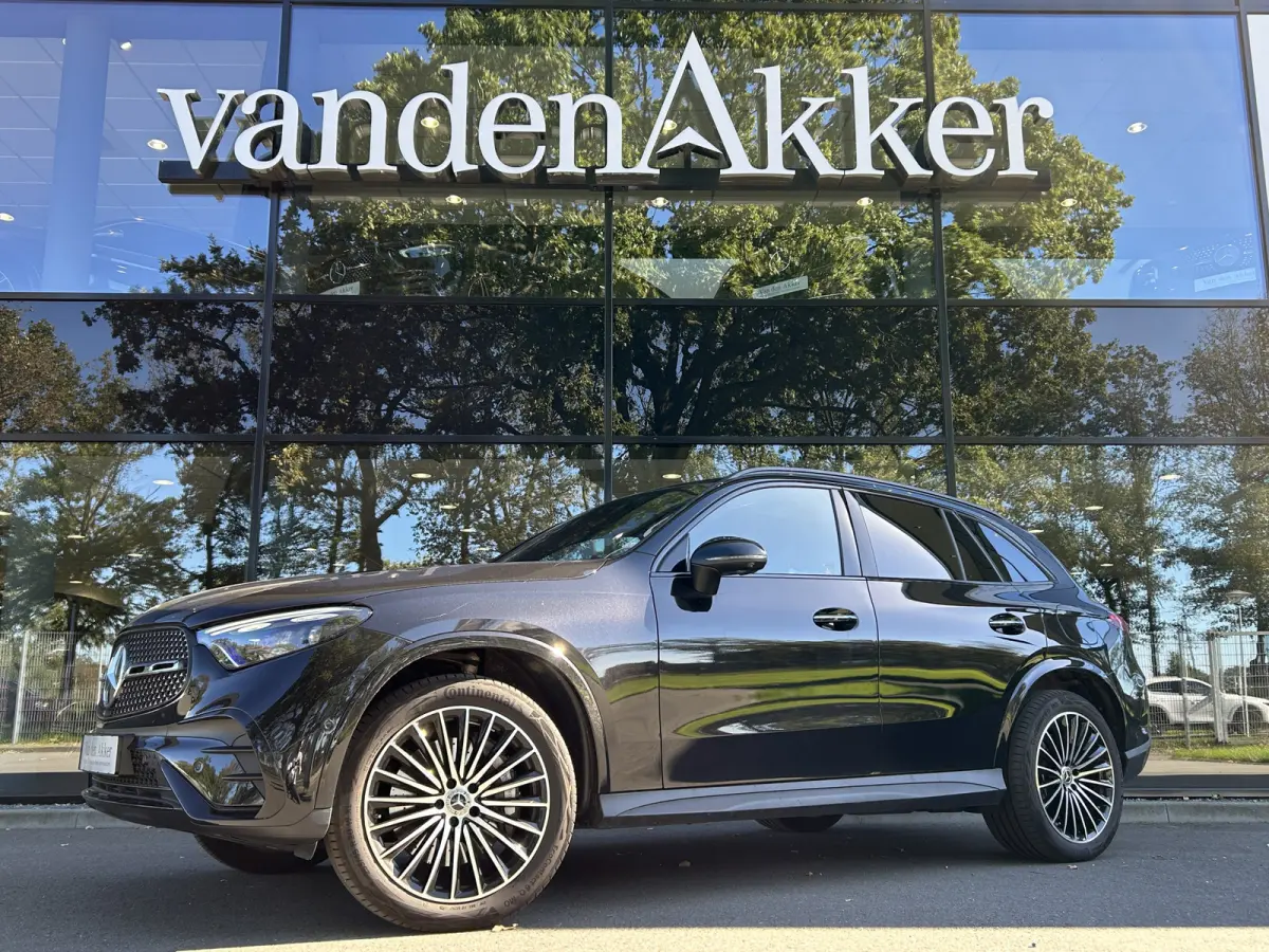 AMG 4Matic // Trekhaak // Memory // 360 Camera // Panoramadak // Digital Light // Night pakket // Keyless // Augmented