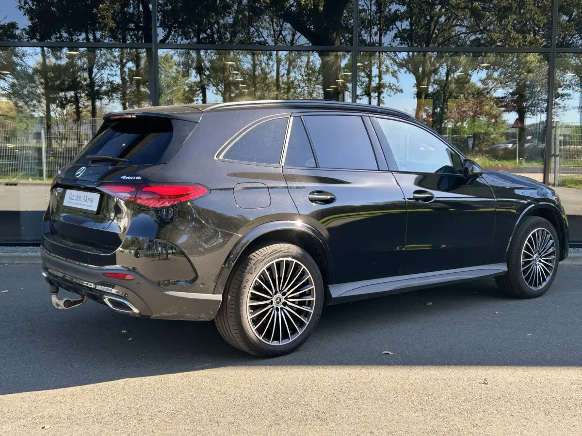 AMG 4Matic // Trekhaak // Memory // 360 Camera // Panoramadak // Digital Light // Night pakket // Keyless // Augmented
