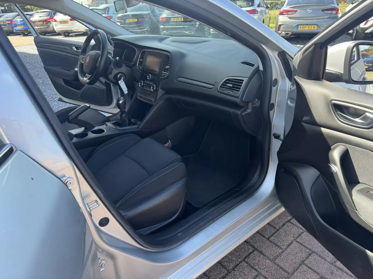 1.5 Blue dCi Limited, Marge, Euro 6, Apple Carplay, PDC,