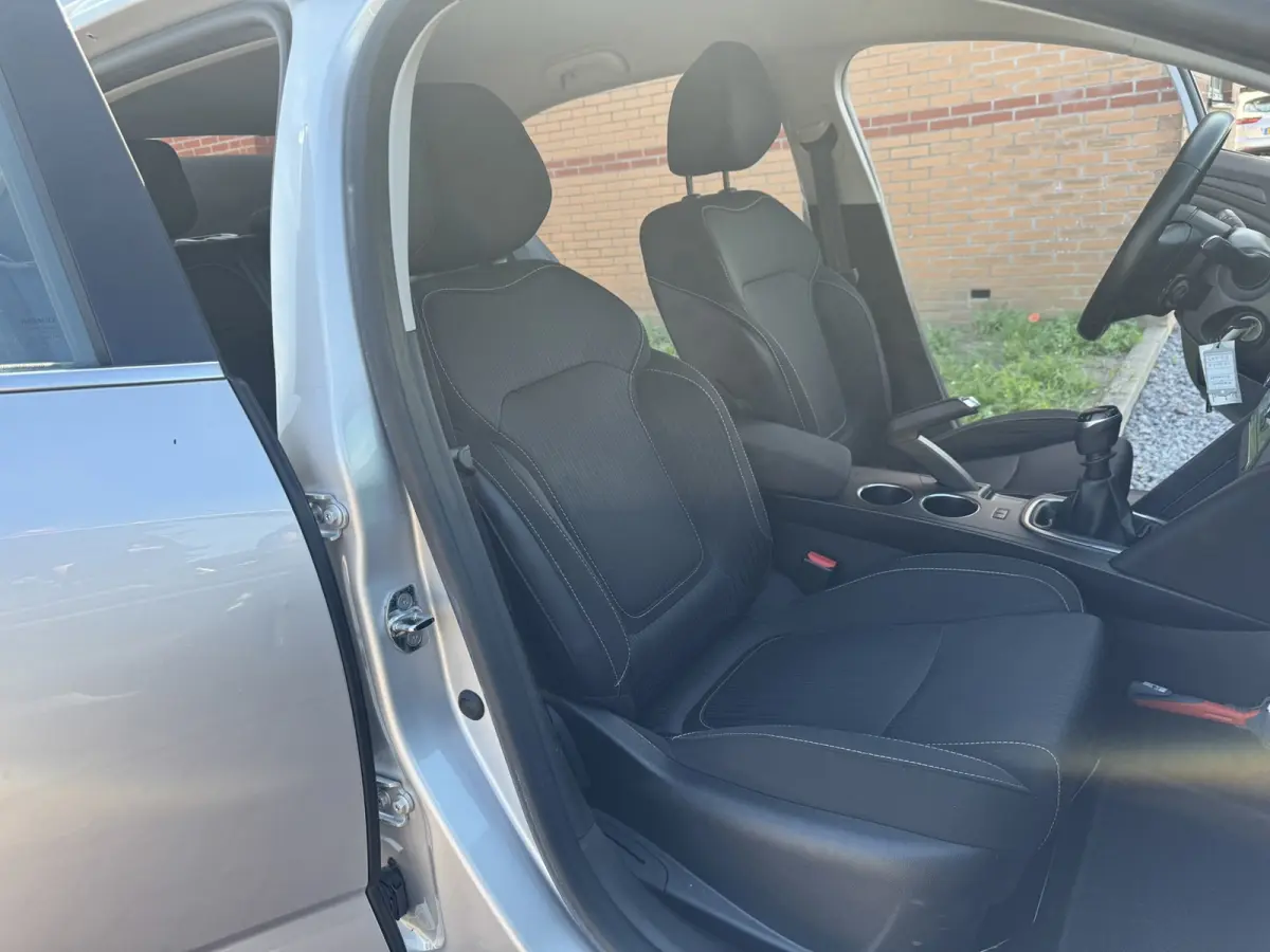 1.5 Blue dCi Limited, Marge, Euro 6, Apple Carplay, PDC,