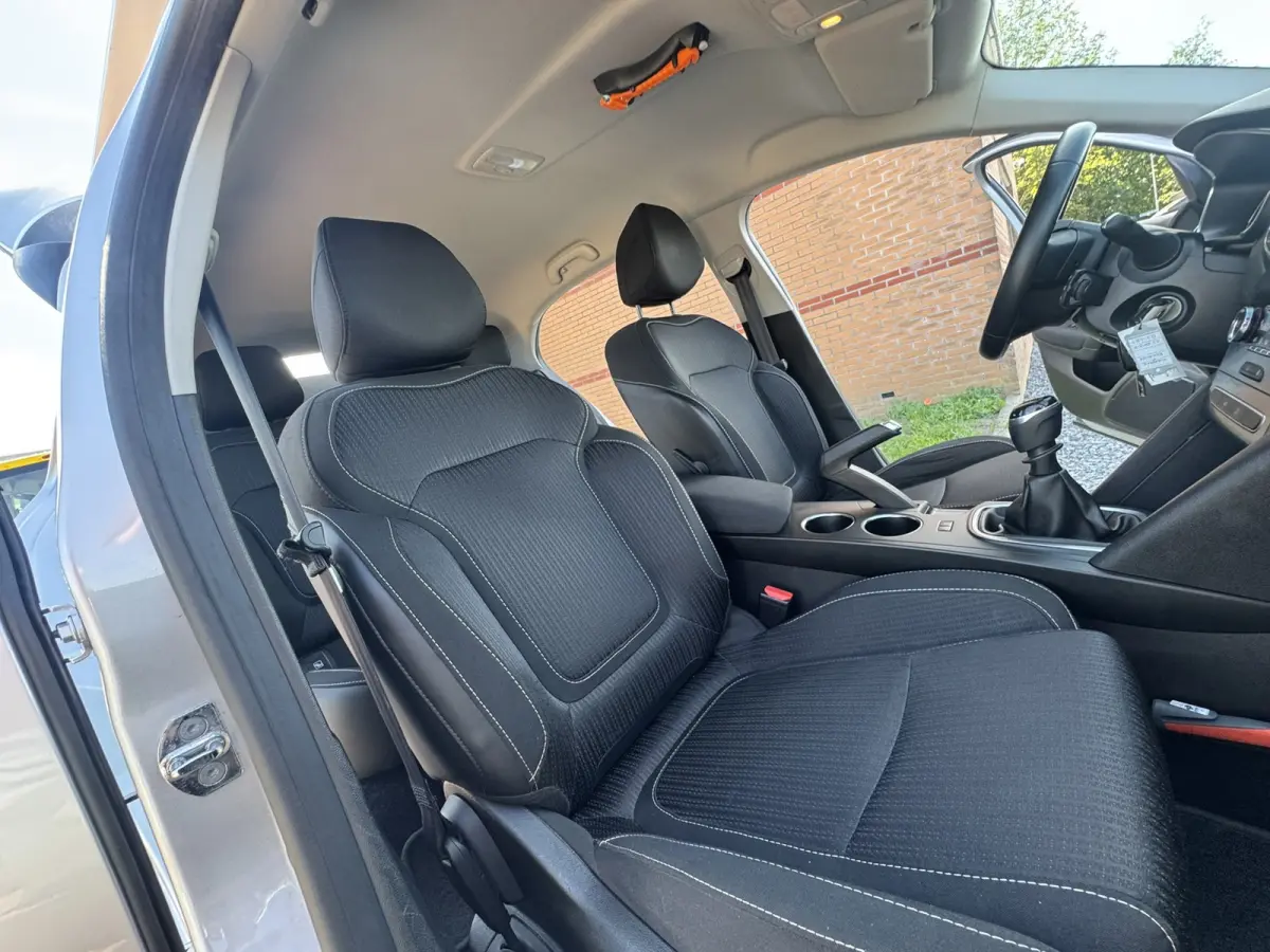 1.5 Blue dCi Limited, Marge, Euro 6, Apple Carplay, PDC,