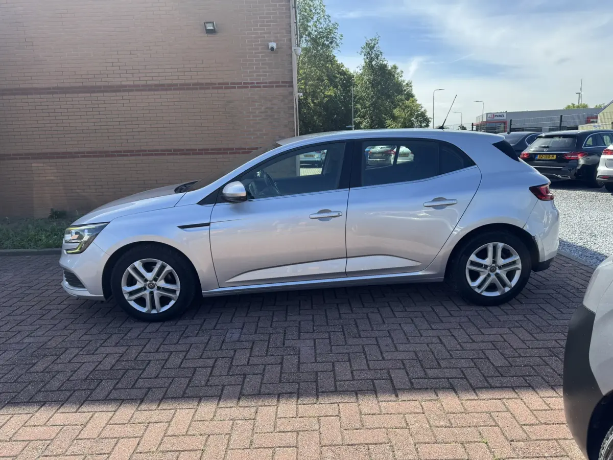1.5 Blue dCi Limited, Marge, Euro 6, Apple Carplay, PDC,