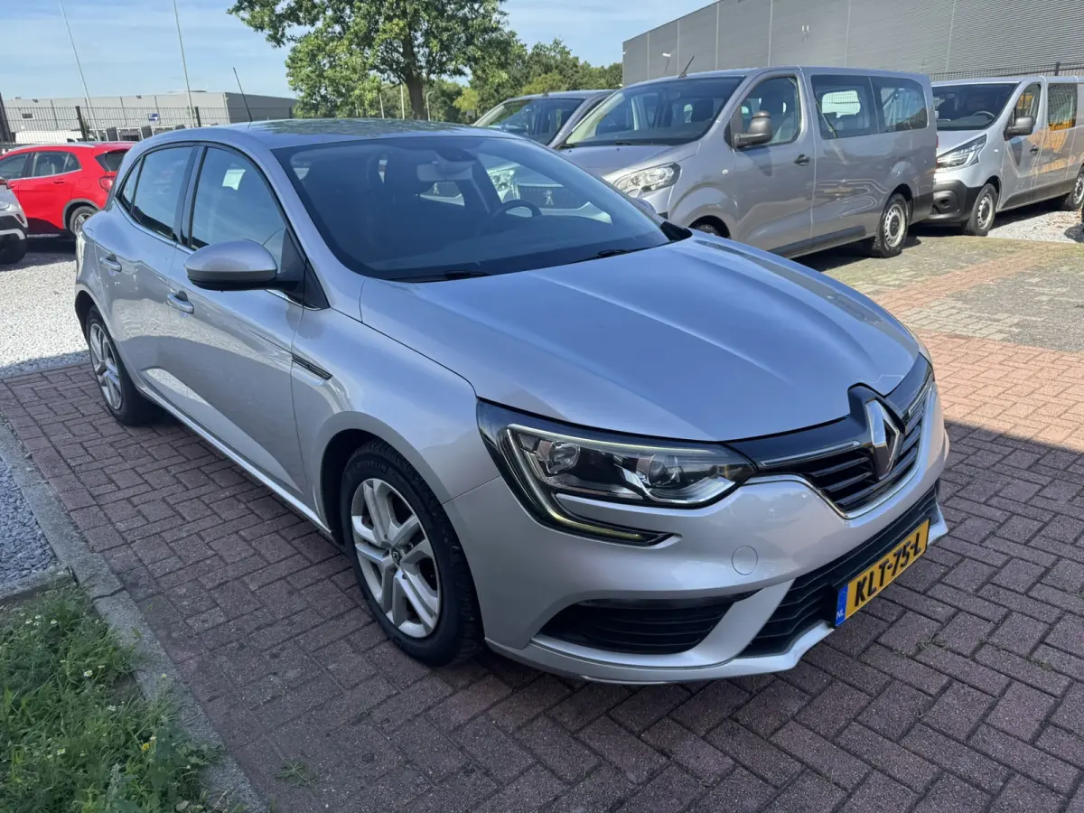 1.5 Blue dCi Limited, Marge, Euro 6, Apple Carplay, PDC,