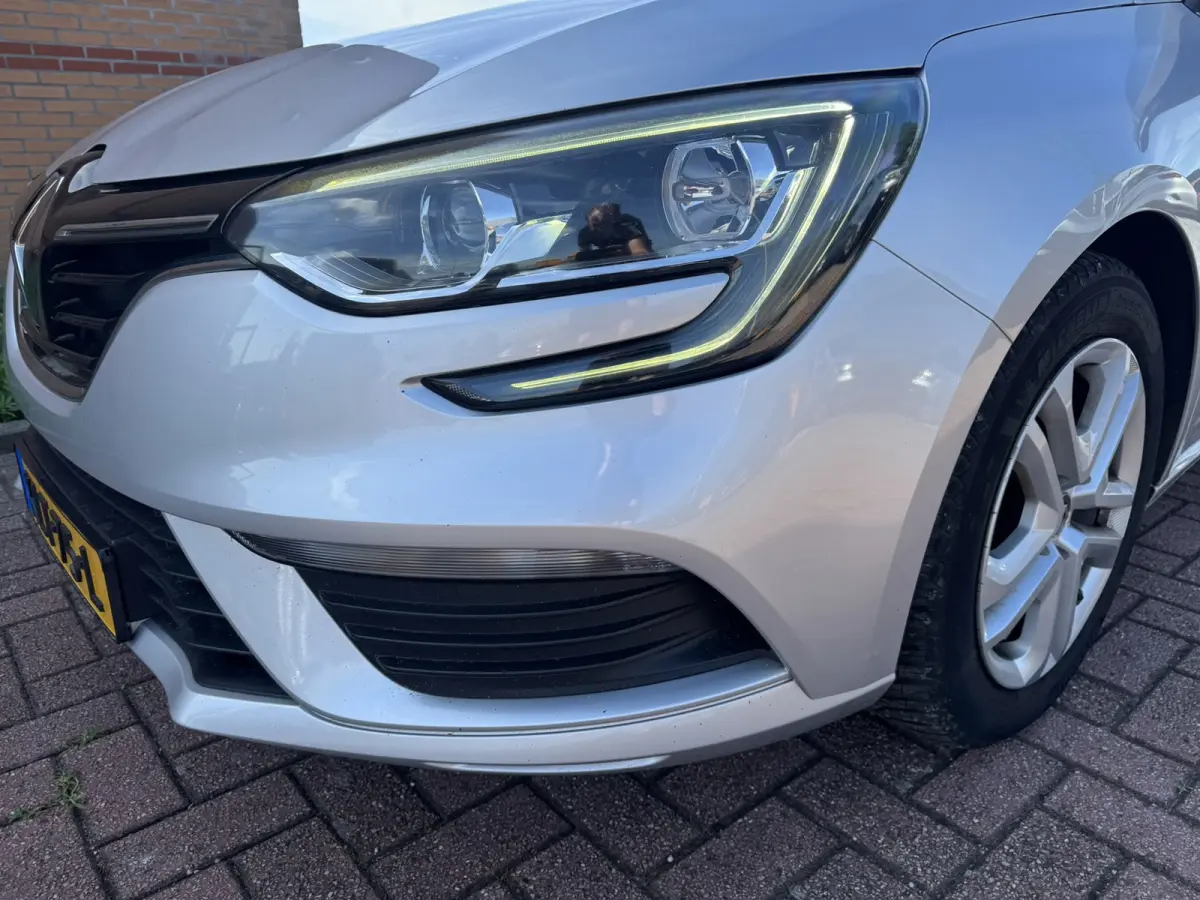 1.5 Blue dCi Limited, Marge, Euro 6, Apple Carplay, PDC,