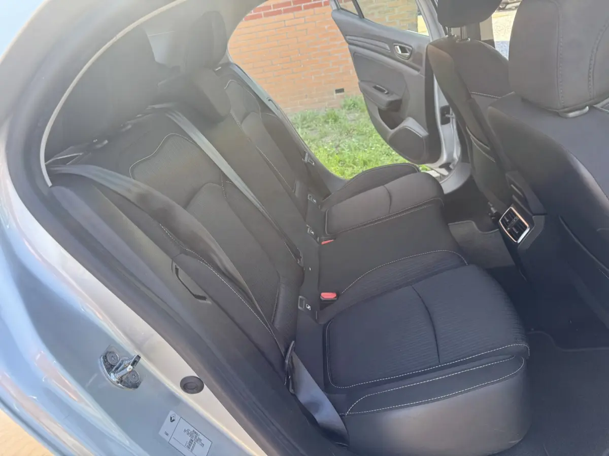1.5 Blue dCi Limited, Marge, Euro 6, Apple Carplay, PDC,