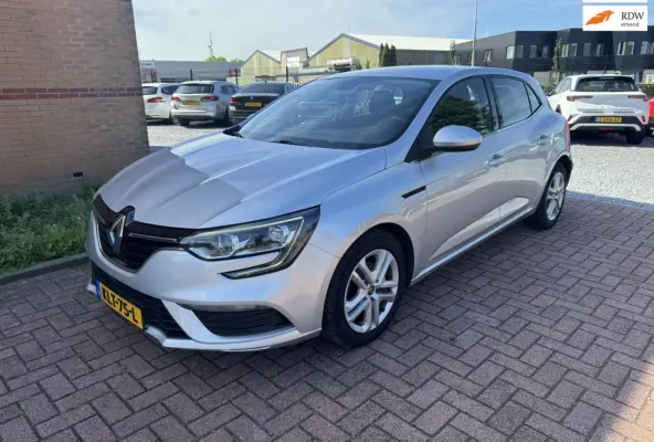 1.5 Blue dCi Limited, Marge, Euro 6, Apple Carplay, PDC,