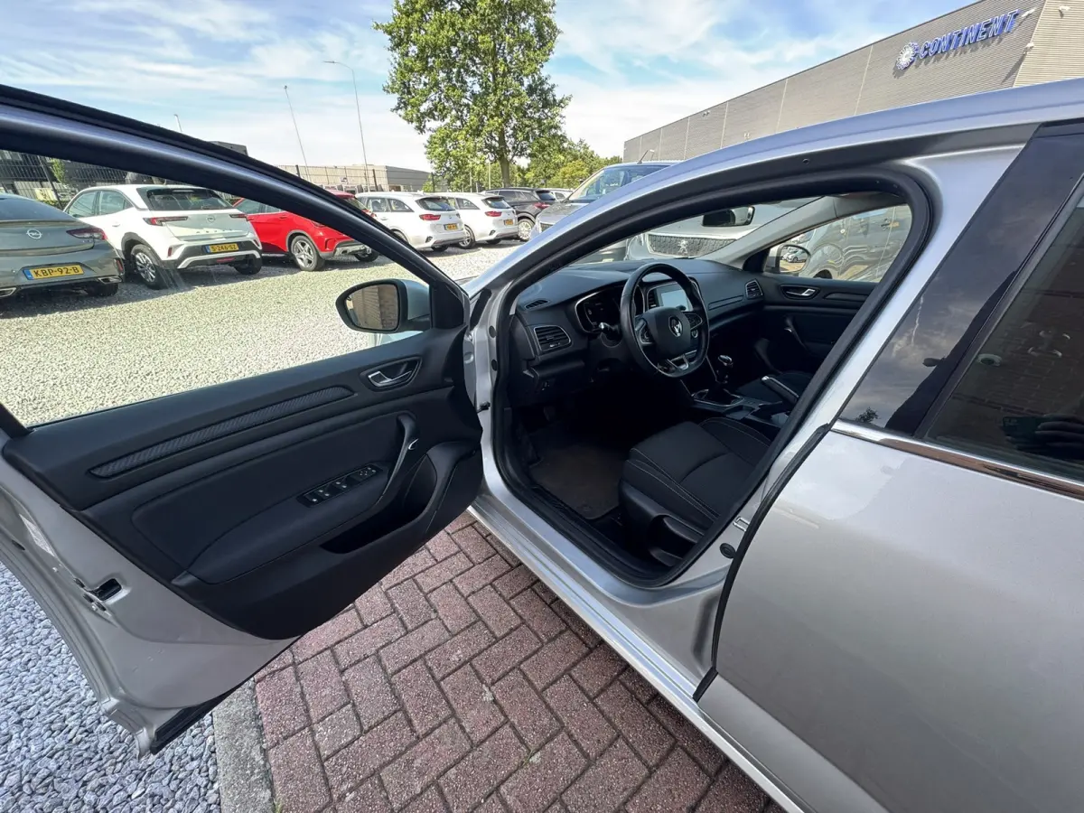 1.5 Blue dCi Limited, Marge, Euro 6, Apple Carplay, PDC,