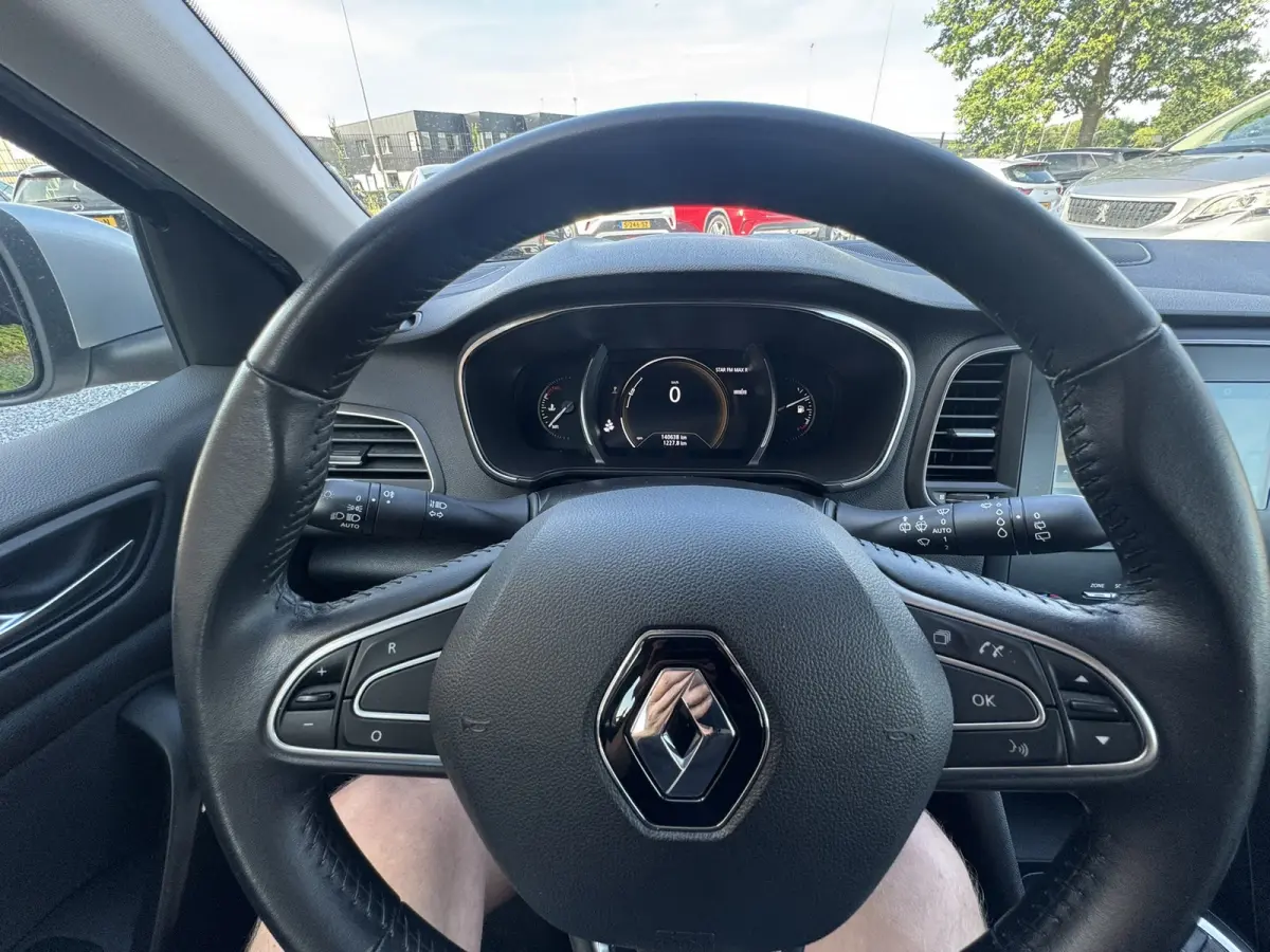 1.5 Blue dCi Limited, Marge, Euro 6, Apple Carplay, PDC,