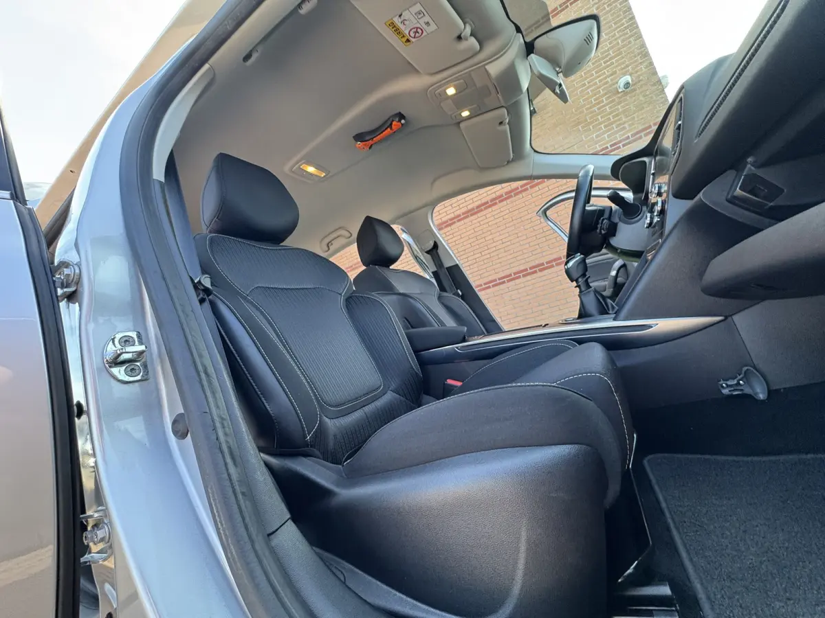 1.5 dCi Eco2 Limited, Euro 6, Apple Carplay, R-Link