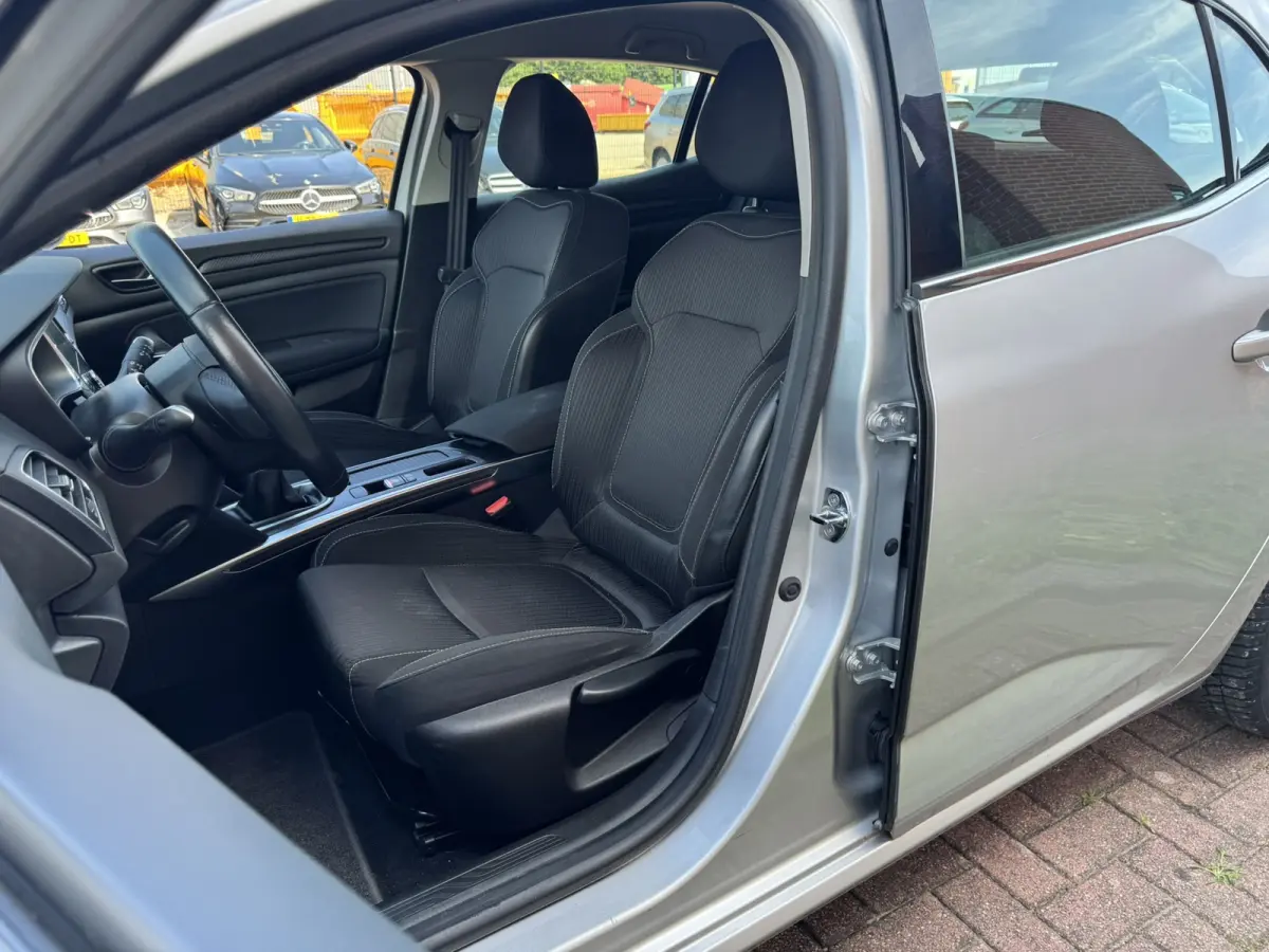 1.5 dCi Eco2 Limited, Euro 6, Apple Carplay, R-Link