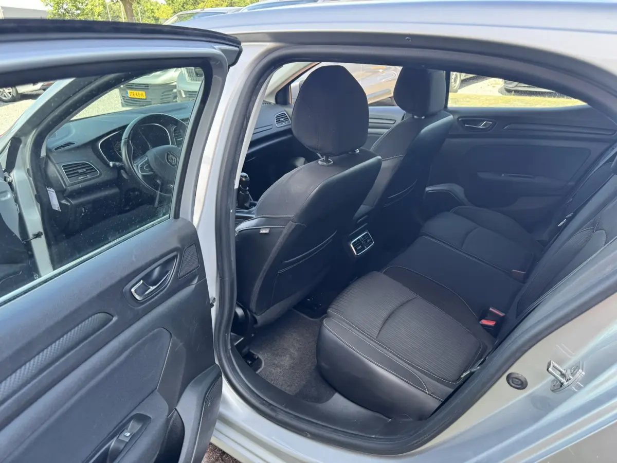 1.5 dCi Eco2 Limited, Euro 6, Apple Carplay, R-Link