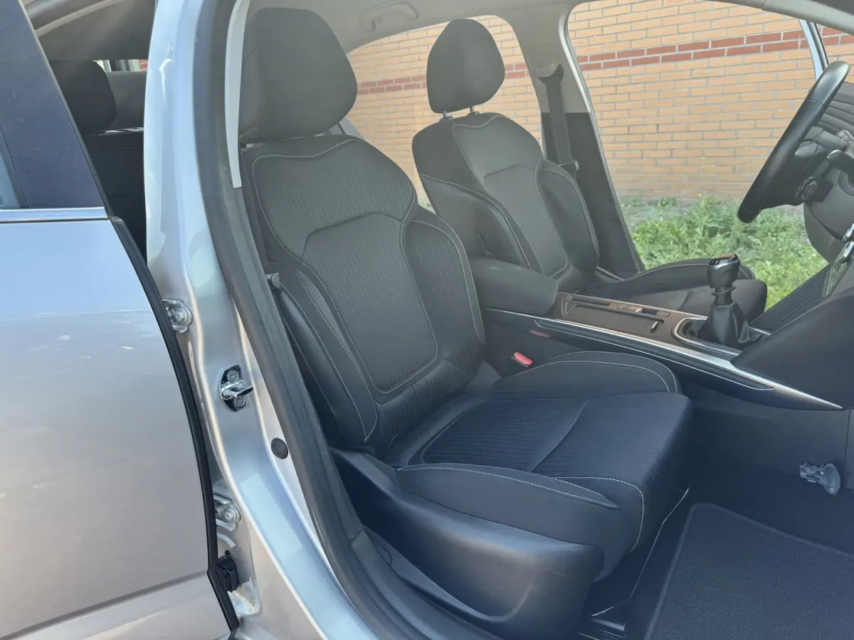 1.5 dCi Eco2 Limited, Euro 6, Apple Carplay, R-Link
