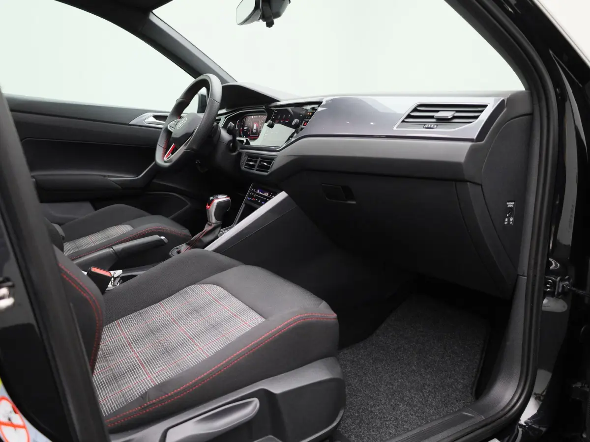 2.0 TSI GTI | 207 PK | Automaat | Apple Carplay / Android Auto | Stoelverwarming | Adaptieve Cruise Control | Parkeersensoren | Panoramaschuif-kanteldak |