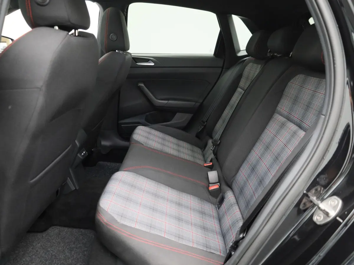 2.0 TSI GTI | 207 PK | Automaat | Apple Carplay / Android Auto | Stoelverwarming | Adaptieve Cruise Control | Parkeersensoren | Panoramaschuif-kanteldak |
