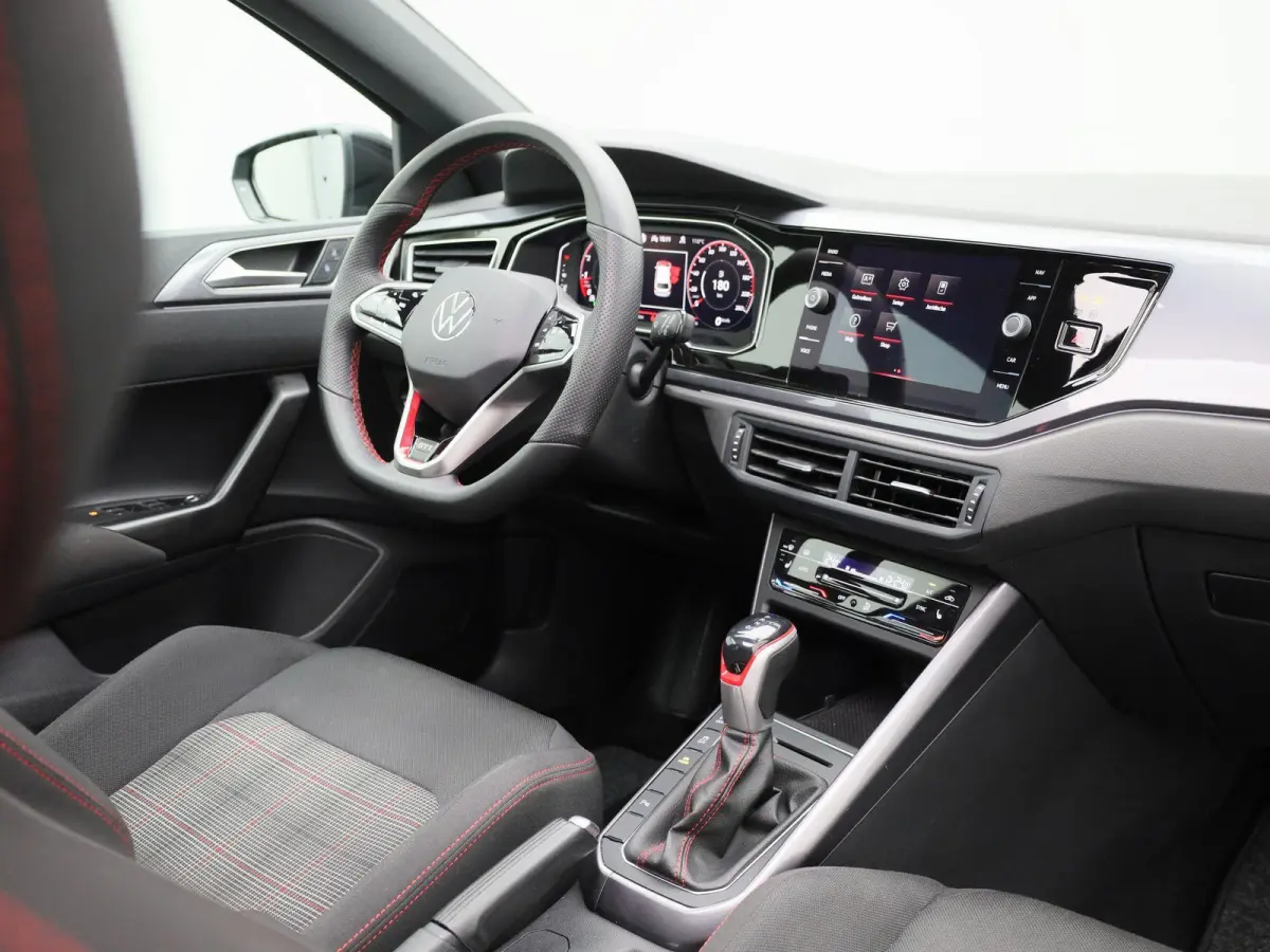 2.0 TSI GTI | 207 PK | Automaat | Apple Carplay / Android Auto | Stoelverwarming | Adaptieve Cruise Control | Parkeersensoren | Panoramaschuif-kanteldak |